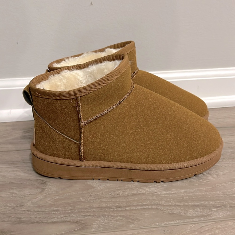 Tan snUgg Booties